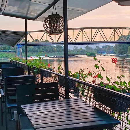 Botel Cruiser Restoran Ćuprija