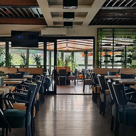 Botel Cruiser Restoran Ćuprija