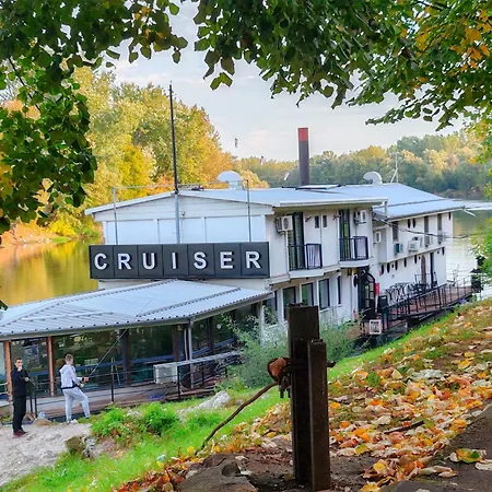 Cruiser Restoran *