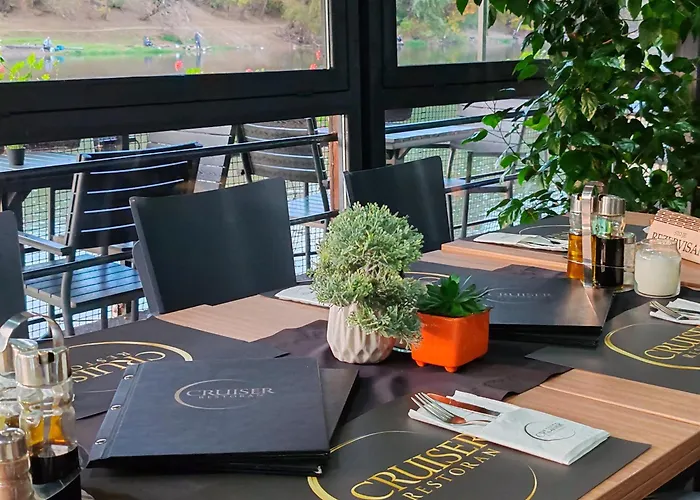 Botel Cruiser Restoran