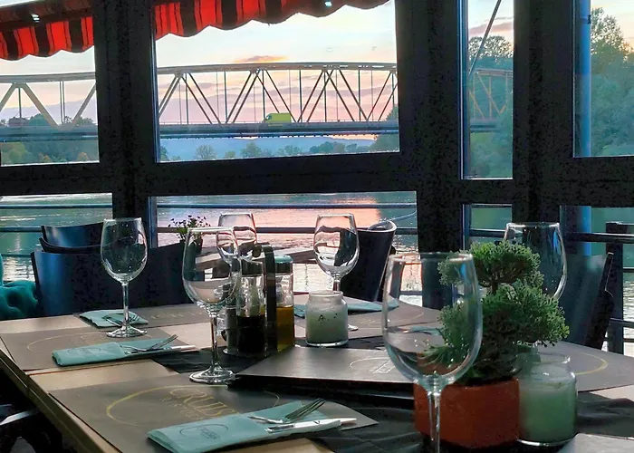 Cruiser Restoran Botel